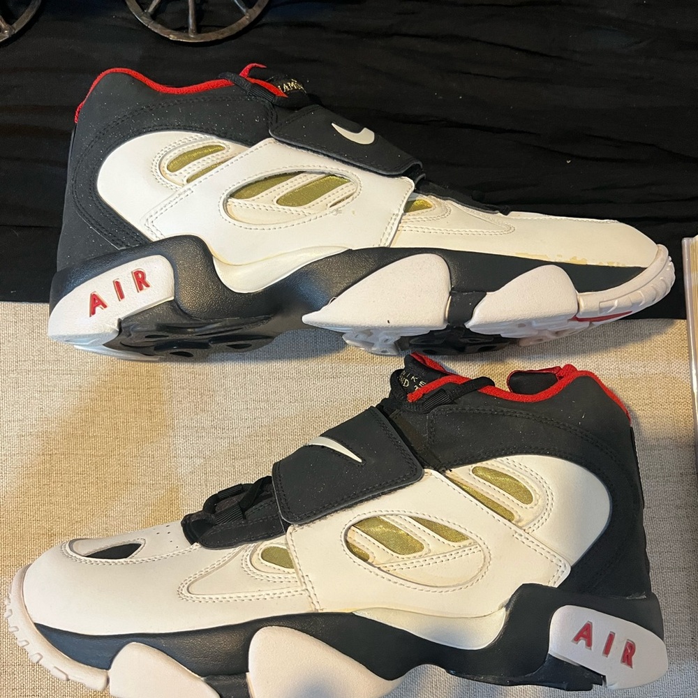Nike air diamond turf Deion sanders